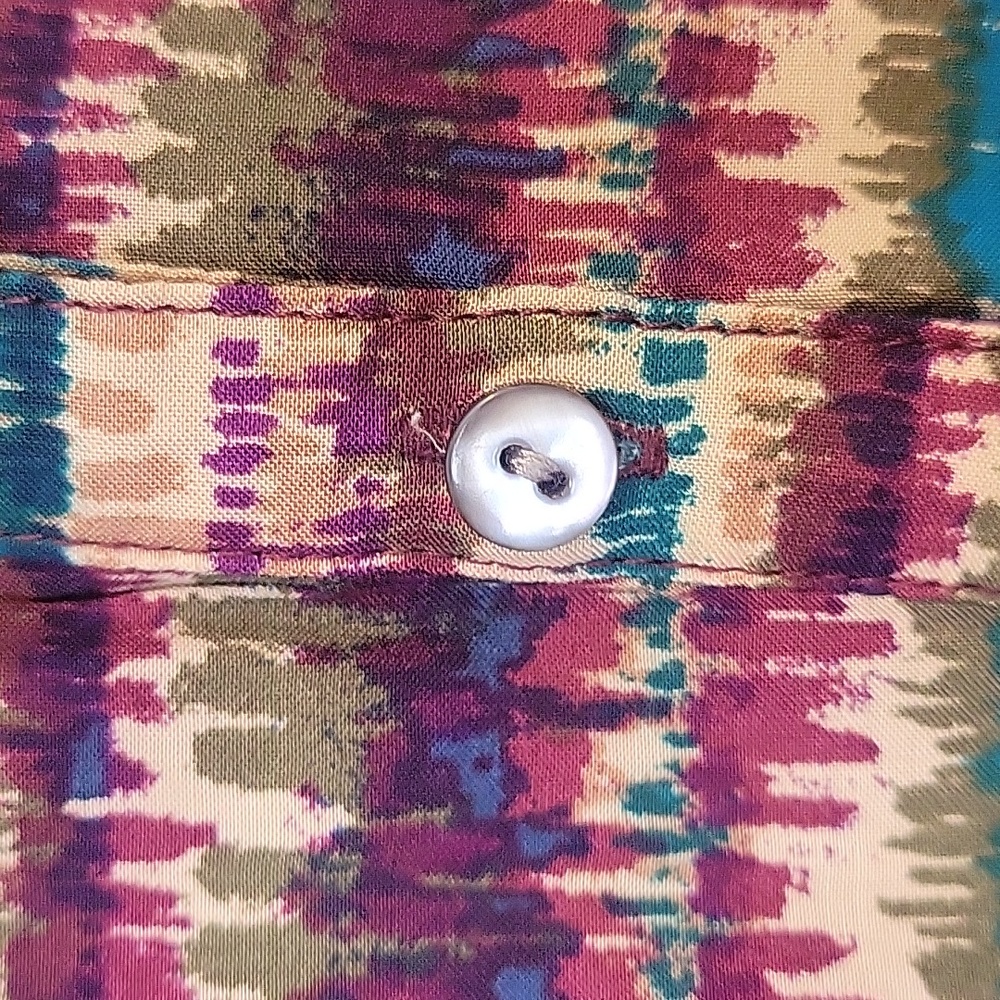 Colorful Button-Up Blouse - Picture 9 of 11